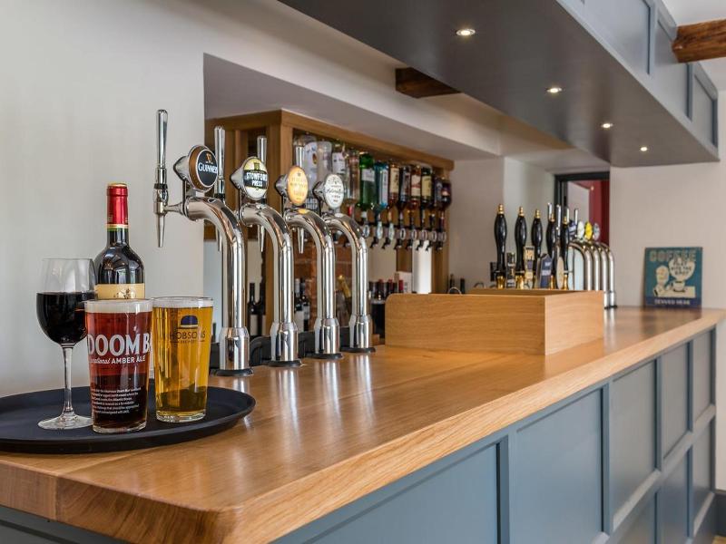 The Lodges At The Baiting House - Bar