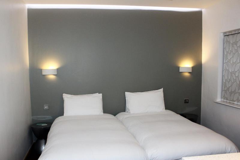 Rioshouse Henley - Oda