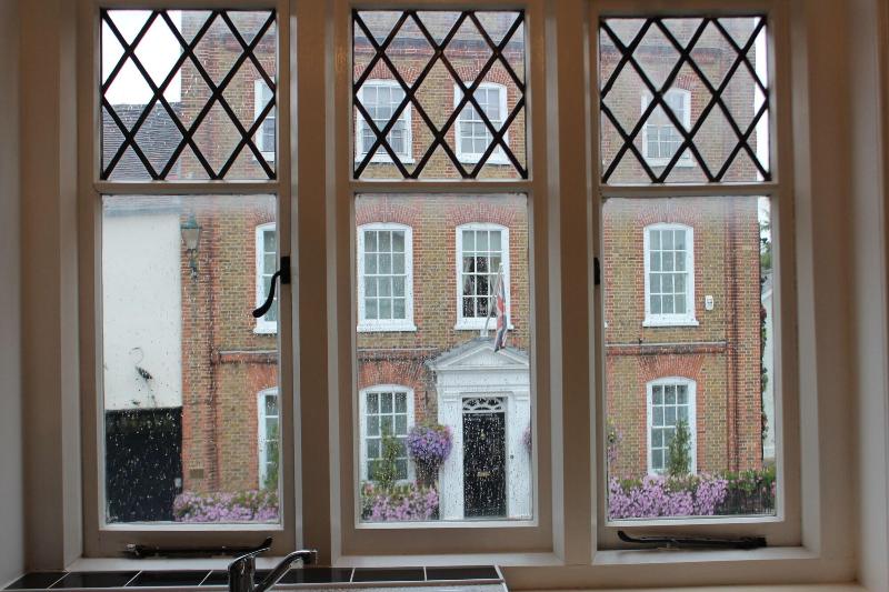 Rioshouse Henley - Oda