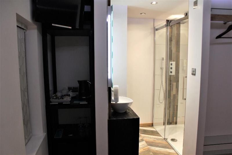 Rioshouse Henley - Oda