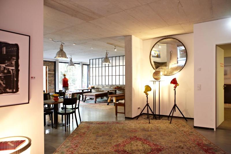 V-Hotel - Lobi