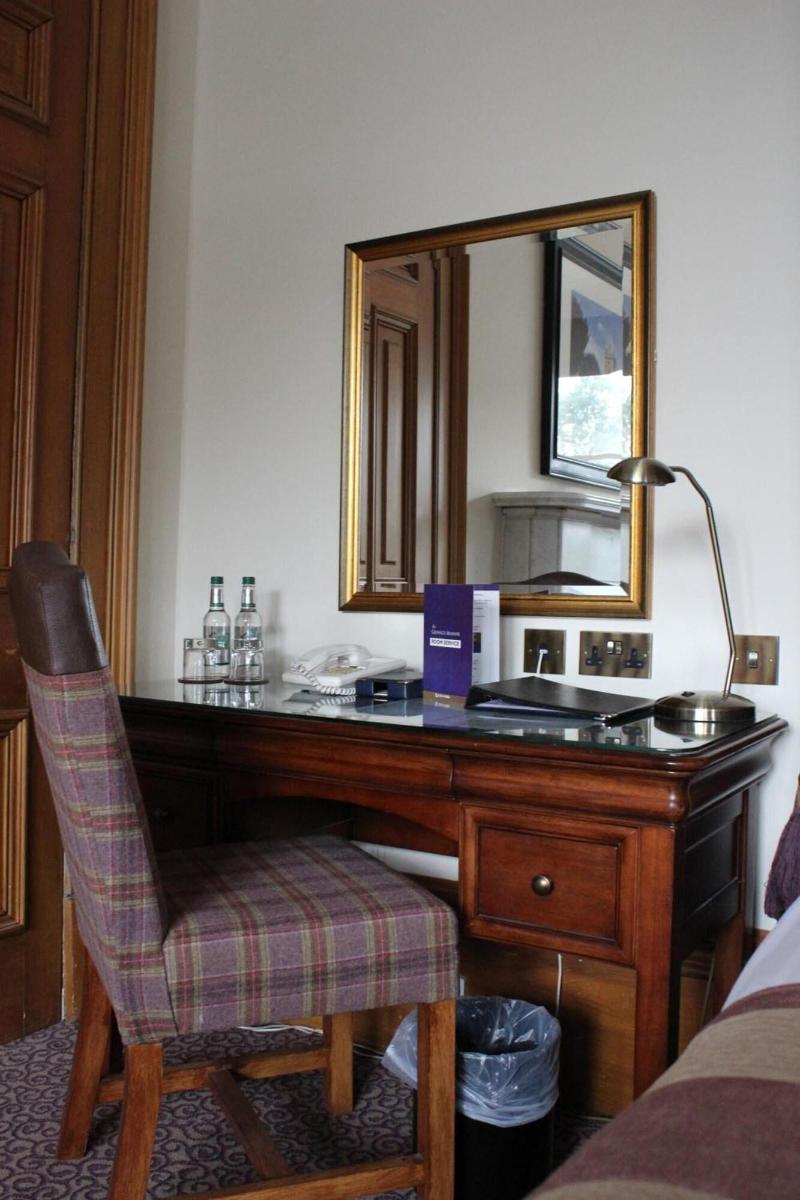 Grange Manor Hotel - Oda