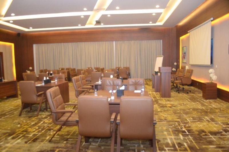 Msharef Al Moden Suites - Toplantı