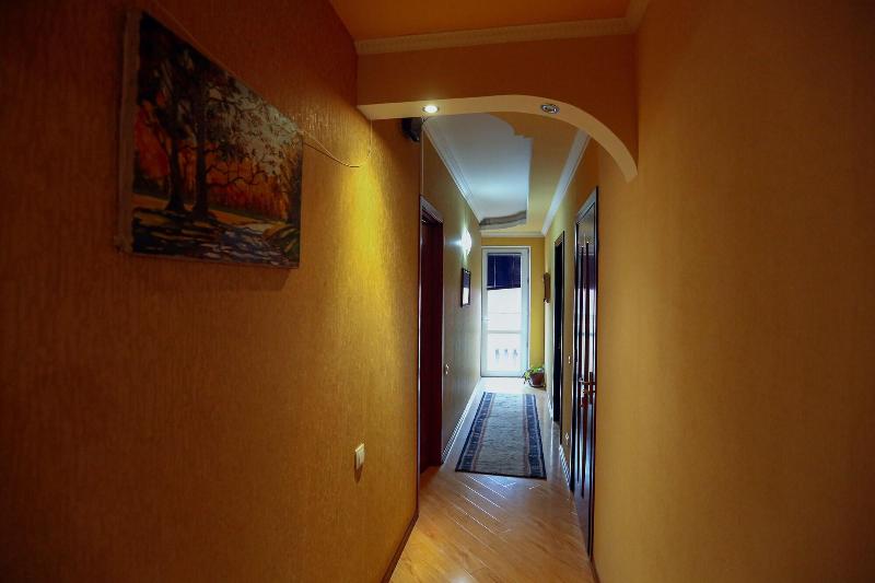 Hotel Isaka - Lobi