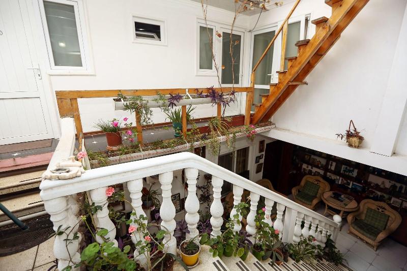 Hotel Isaka - Teras