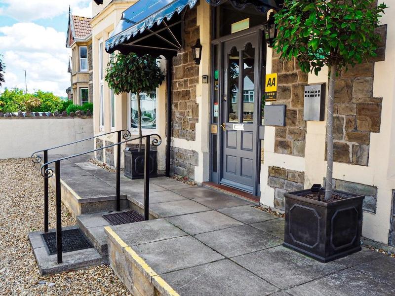 Hayward's at the Grasmere - Genel