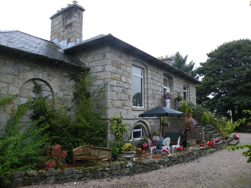 Disblair House - Genel