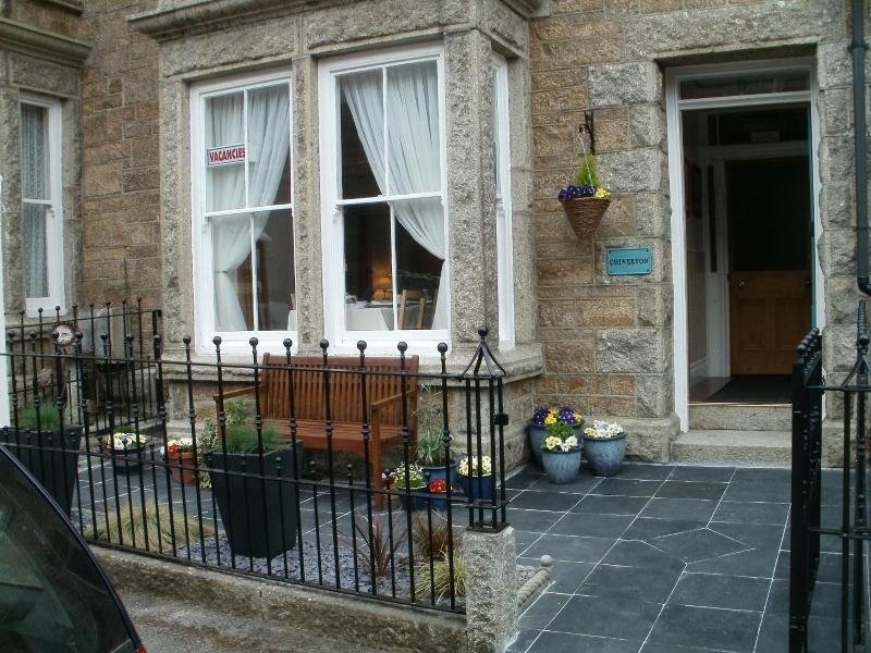 Chiverton House - Genel