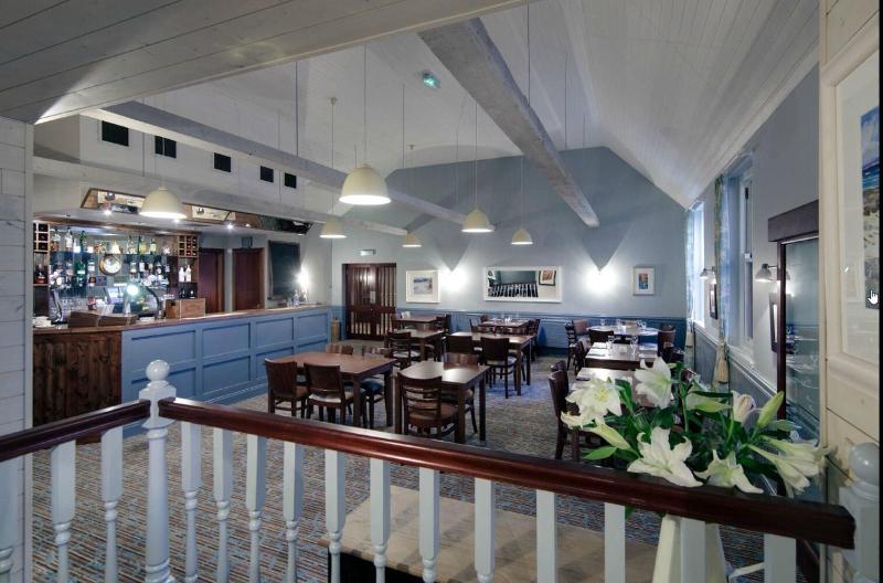 Red House Hotel - Genel
