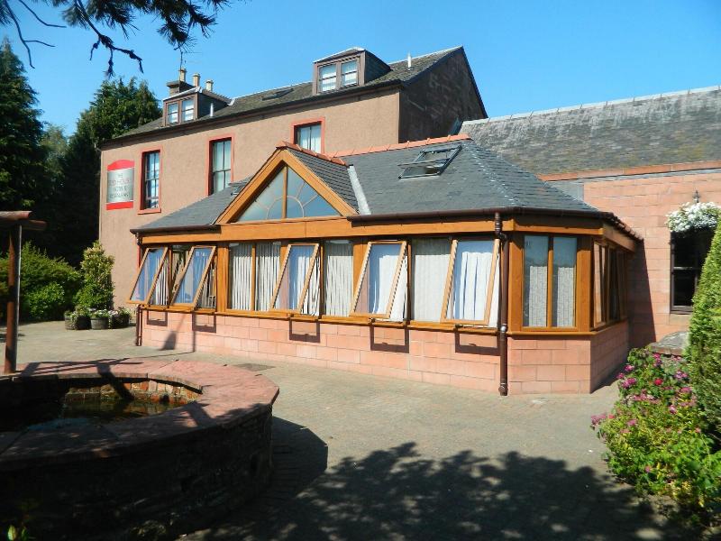 Red House Hotel - Genel