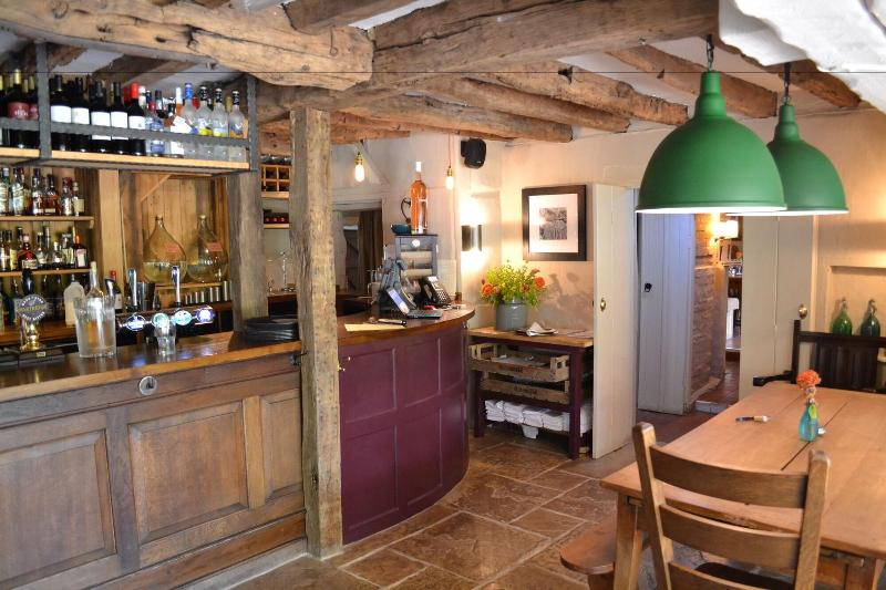 The Old House Inn - Bar