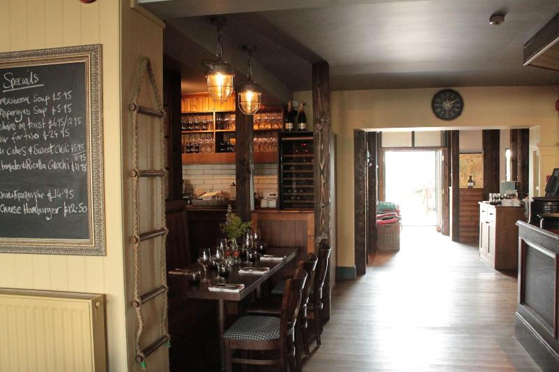 The Mayflower - Lobi