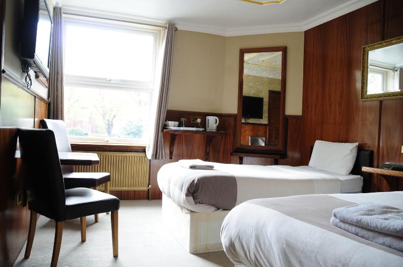 Cricklewood Lodge Hotel - Oda