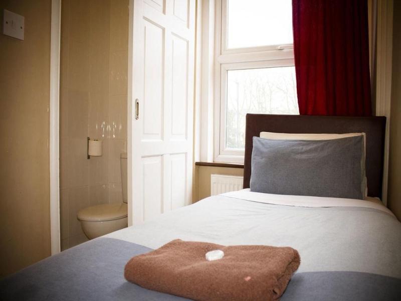 Cricklewood Lodge Hotel - Oda