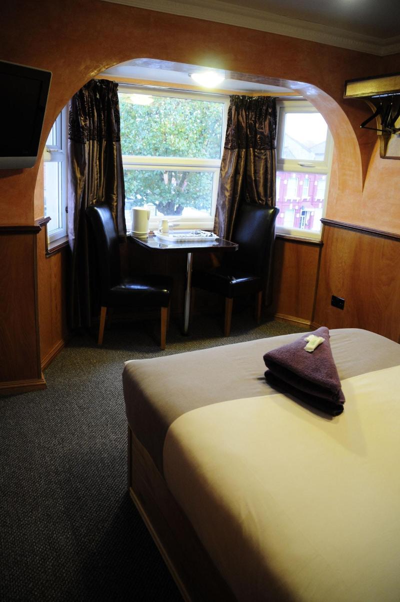 Cricklewood Lodge Hotel - Oda