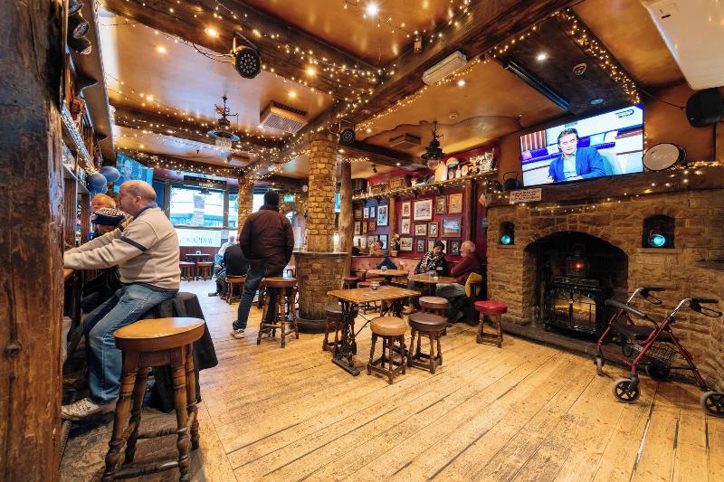 Flynns Pub & Guesthouse - Lobi