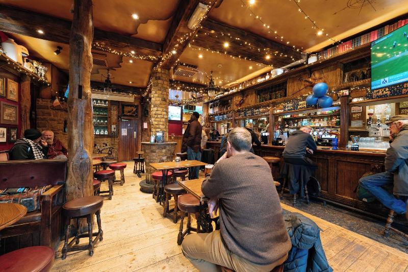 Flynns Pub & Guesthouse - Lobi