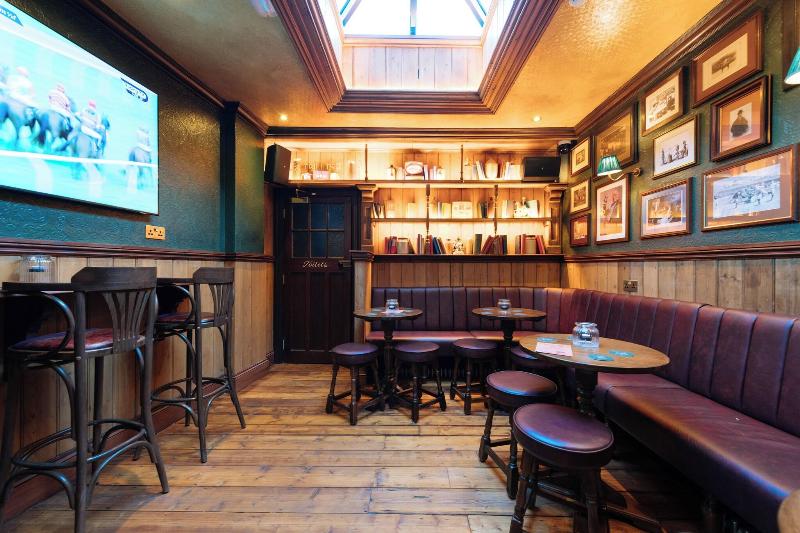 Flynns Pub & Guesthouse - Lobi