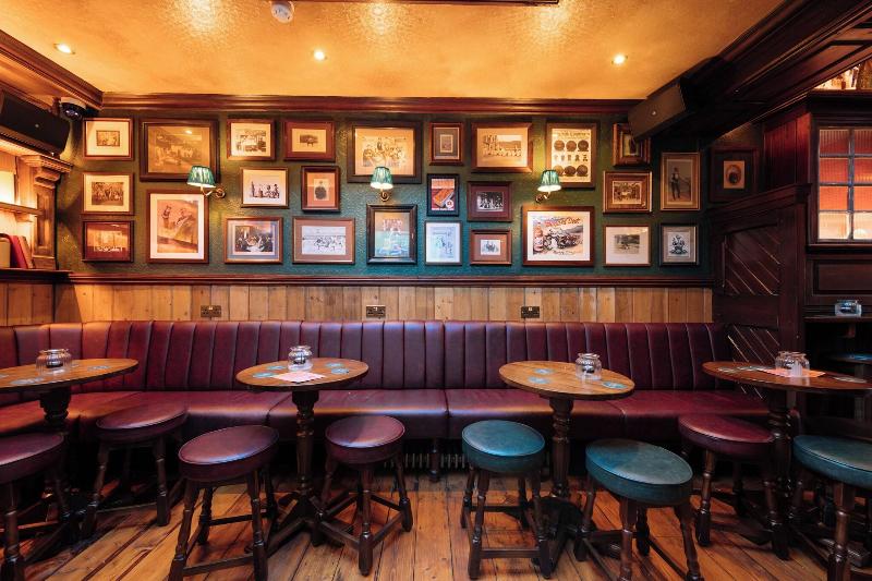 Flynns Pub & Guesthouse - Lobi