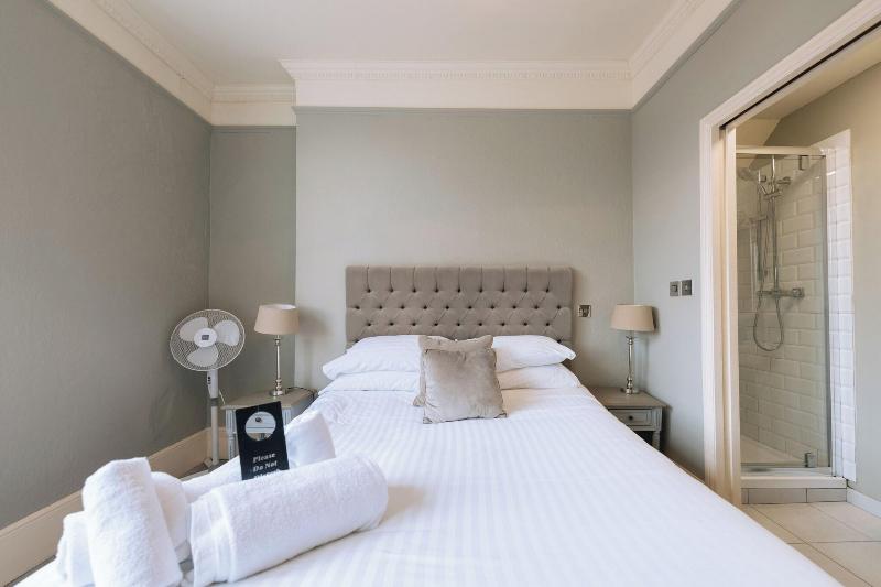 Flynns Pub & Guesthouse - Oda