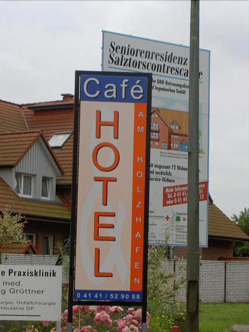 Café & Hotel am Holzhafen - Genel
