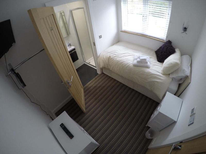 Deepcut Lodge Bed & Breakfast - Oda