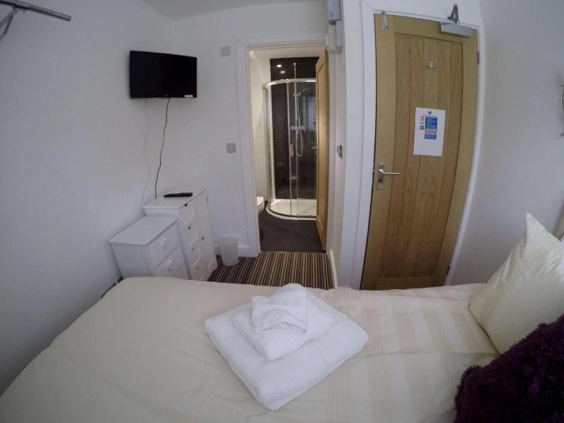 Deepcut Lodge Bed & Breakfast - Oda