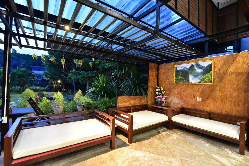 The Breeze Lipe Resort - Lobi