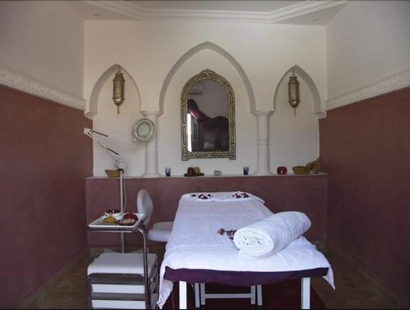 Riad Elnoujoum - Aktivite