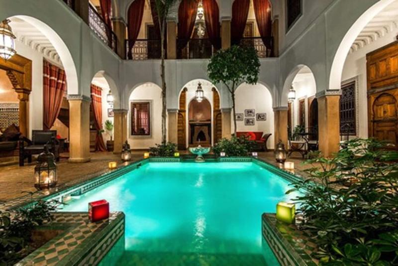 Riad Elnoujoum - Aktivite