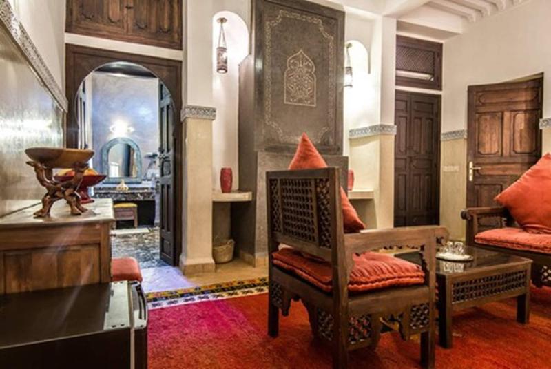 Riad Elnoujoum - Oda