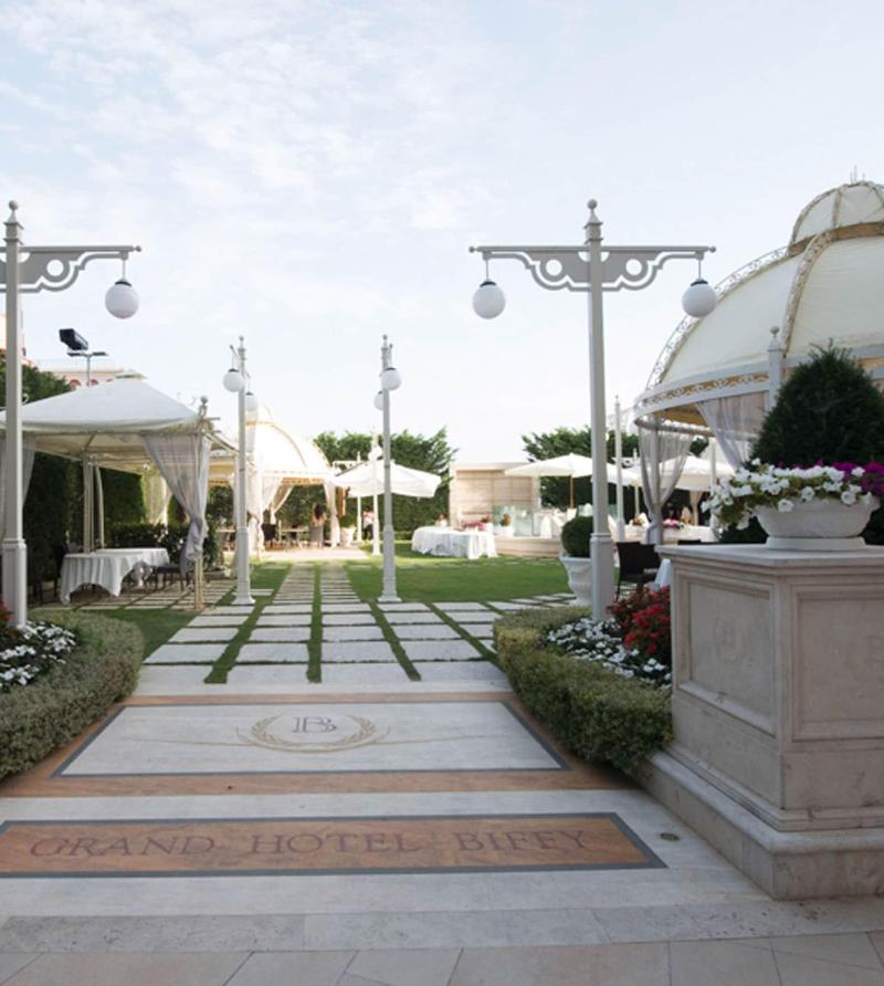 Grand Hotel Biffy - Genel