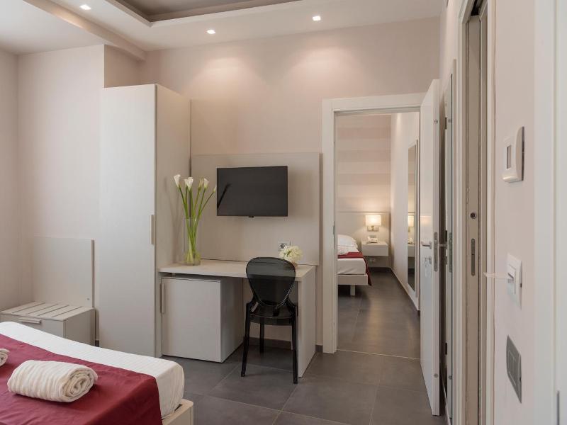 Grand Hotel Biffy - Genel