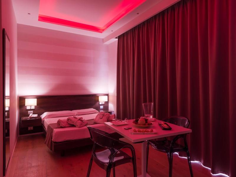 Grand Hotel Biffy - Genel
