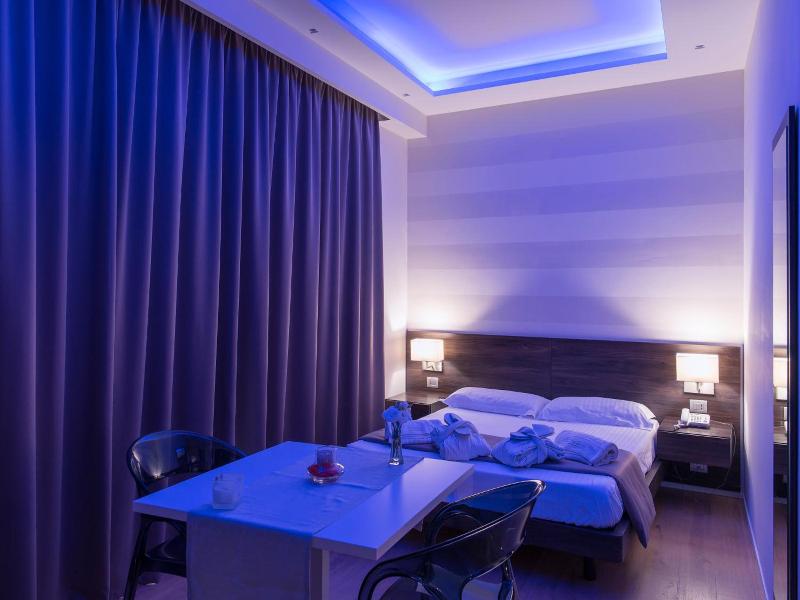 Grand Hotel Biffy - Genel
