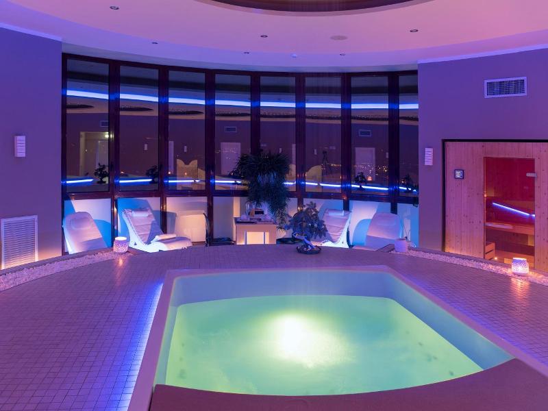 Grand Hotel Biffy - Genel