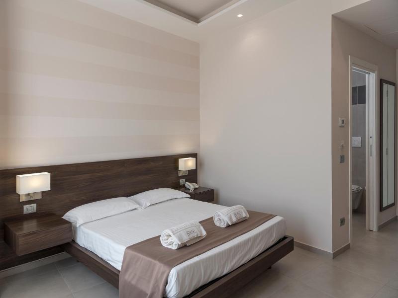 Grand Hotel Biffy - Genel