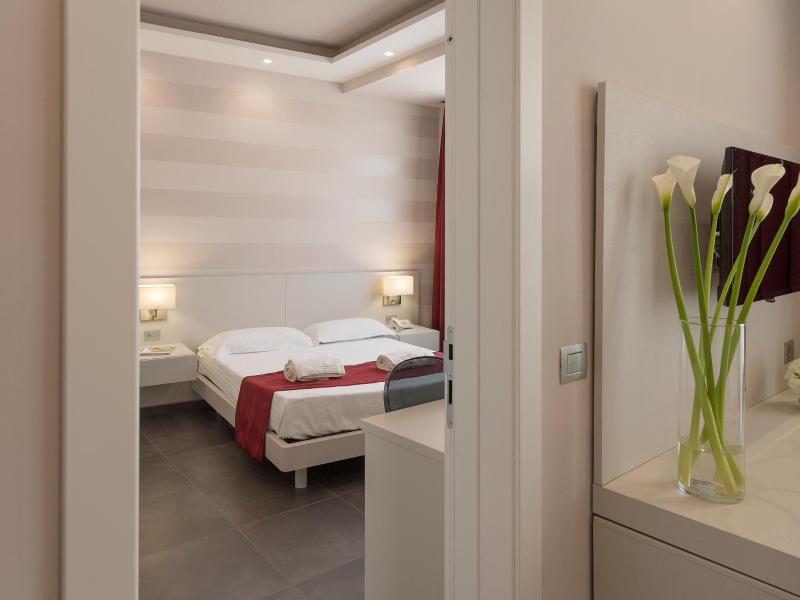 Grand Hotel Biffy - Genel