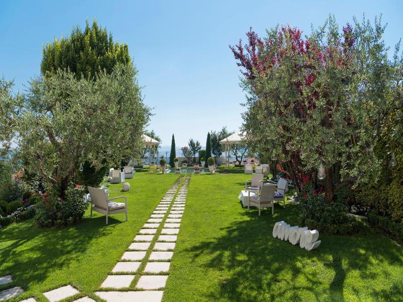 Grand Hotel Biffy - Genel