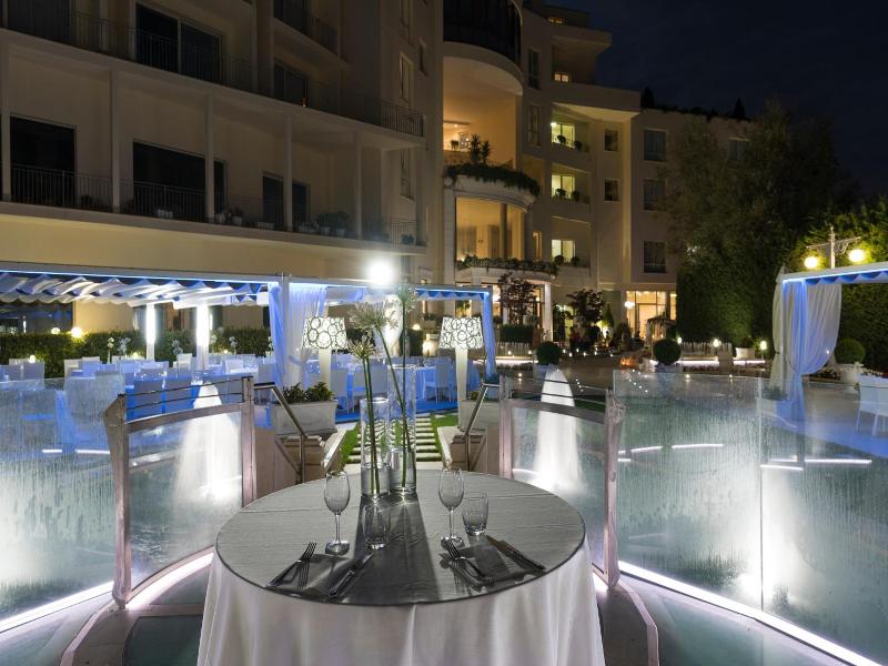 Grand Hotel Biffy - Genel