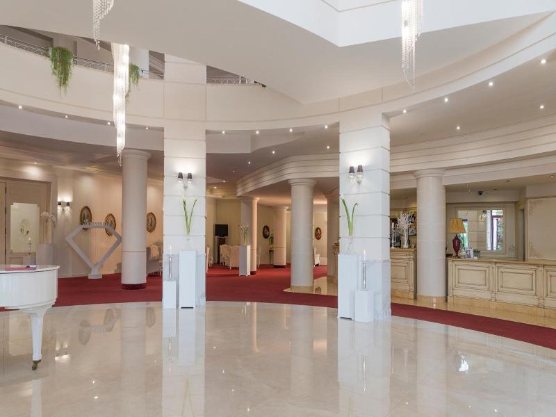 Grand Hotel Biffy - Genel
