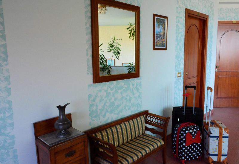 Castelvetere Hotel - Lobi