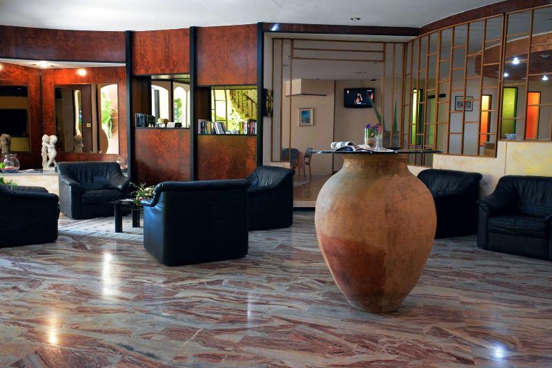 Castelvetere Hotel - Lobi