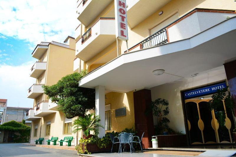 Castelvetere Hotel - Genel