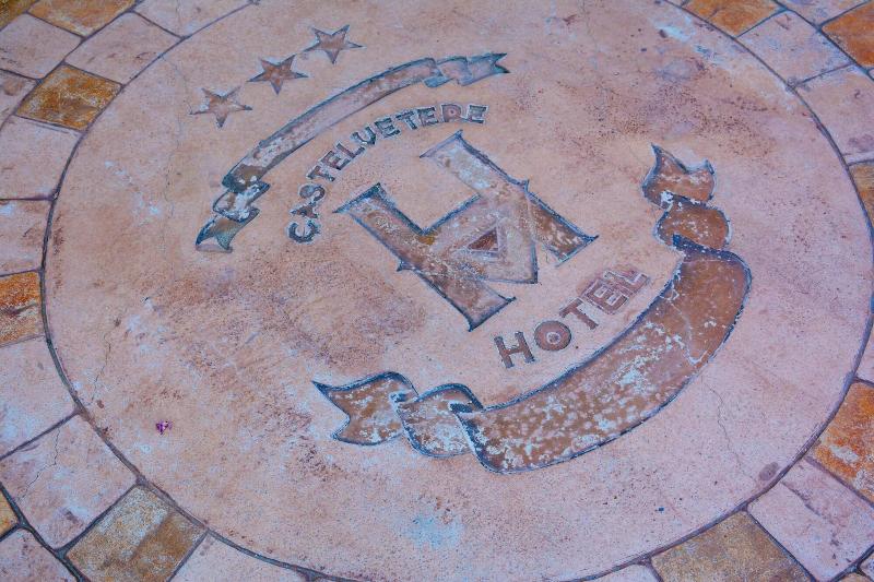 Castelvetere Hotel - Genel