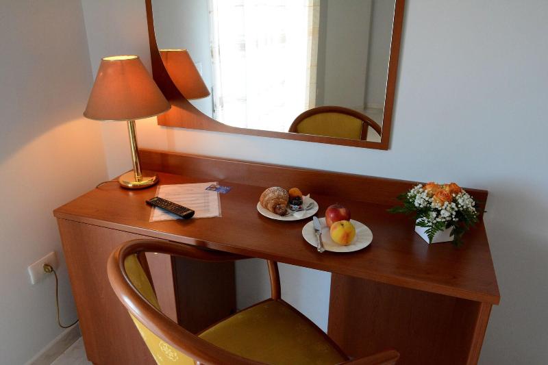Castelvetere Hotel - Oda
