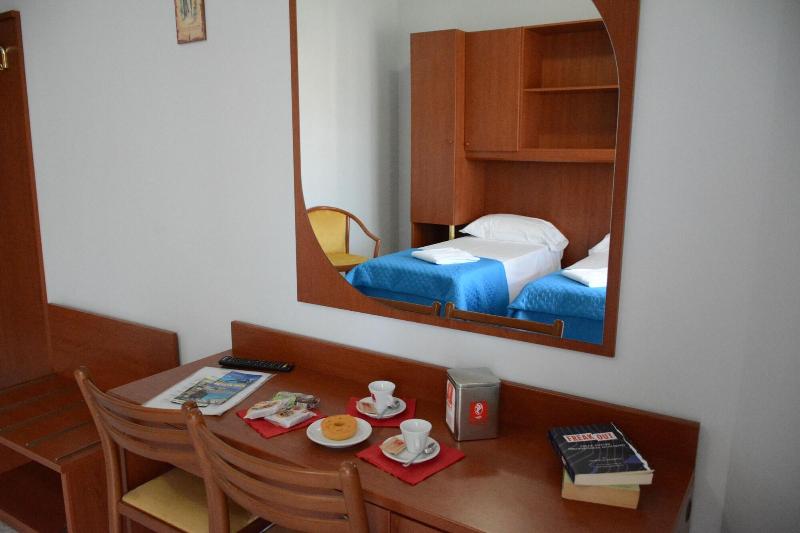 Castelvetere Hotel - Oda