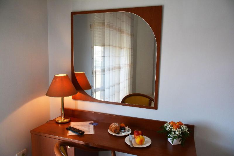 Castelvetere Hotel - Oda
