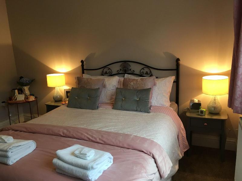 Leafy Suburban Bed & Breakfast - Oda