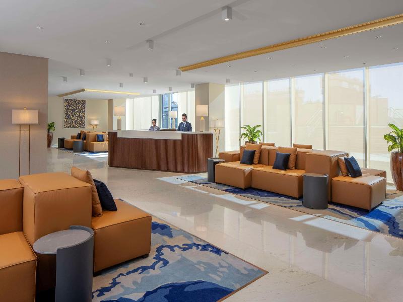 Avani Plus Palm View Dubai Hotel and Suites - Lobi